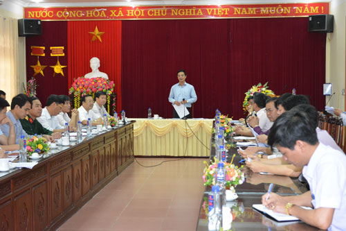 Đồng chí Dương Văn Tiến – Phó Chủ tịch UBND tỉnh  phát biểu tại Hội nghị.
